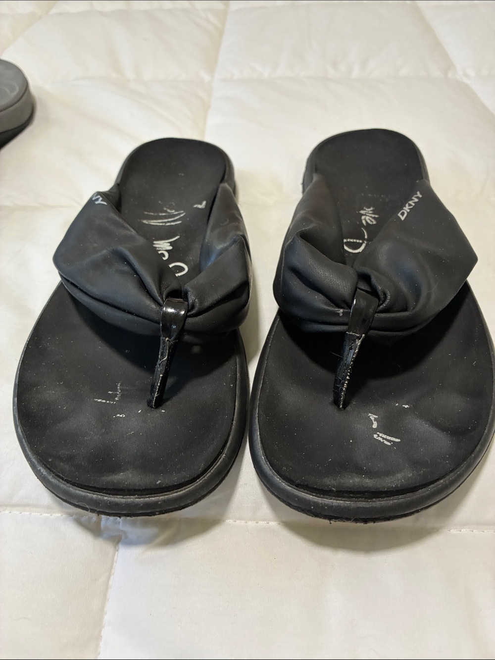 DKNY Black Womens Knotted Thong Sandals Size 8 - Picture 4 of 4